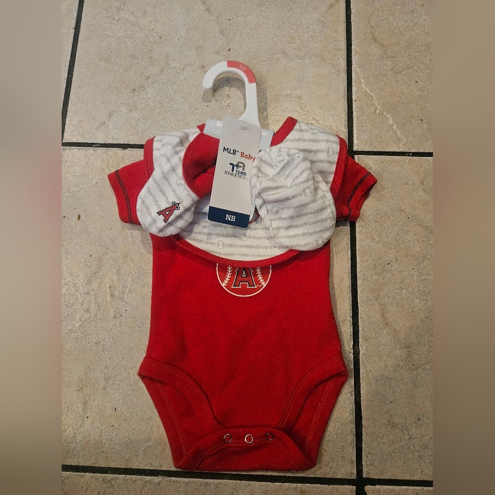 Brand New W Tags Angels Baseball Newborn Outfit Booties & Bib